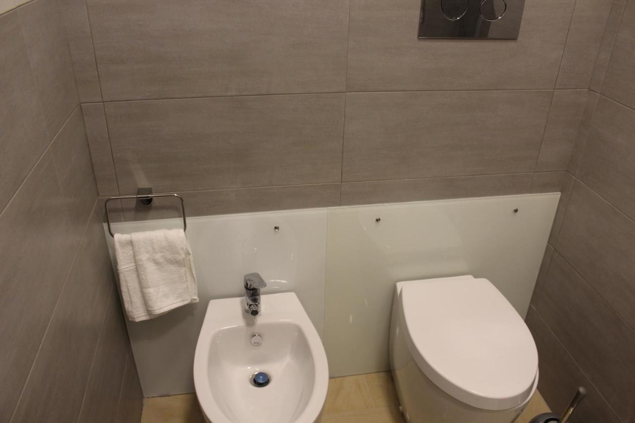 Apartament La Piazza - Garibaldi 2.6 Neapol Zewnętrze zdjęcie